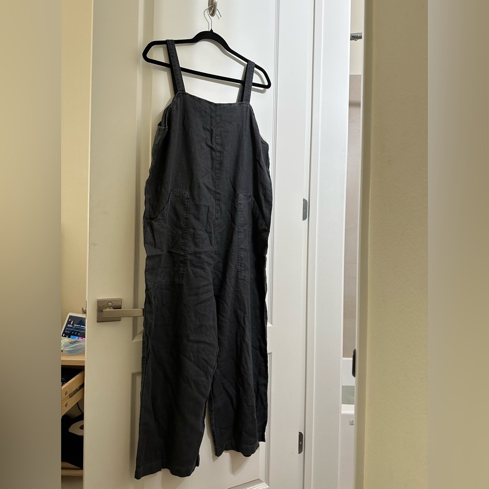 Universal Thread Women’s jumpsuit